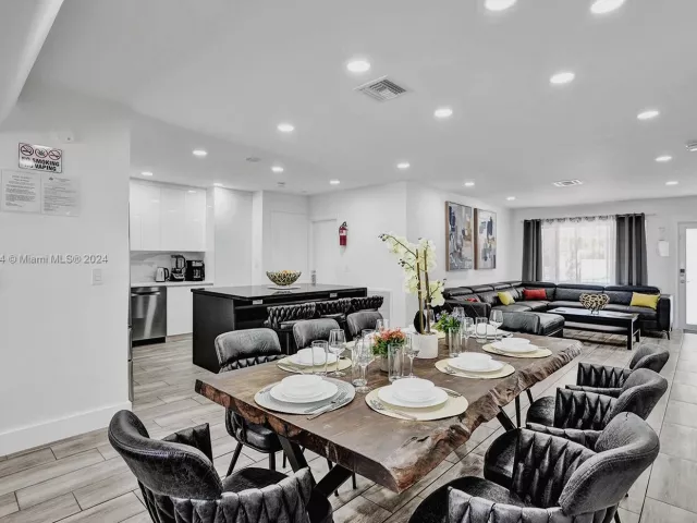 3-bedroom home for rent in Hollywood - 1206 Lincoln St - MondialRealty