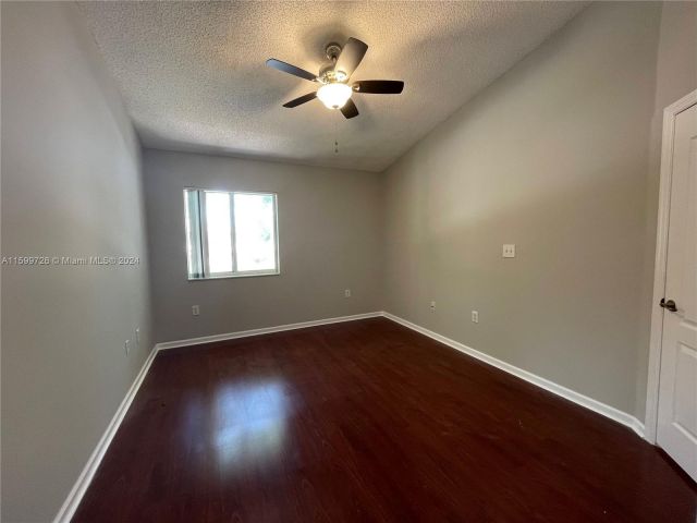 Home for rent at 14124 SW 121st Pl 3-26 - photo 5490599