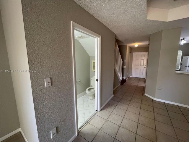 Home for rent at 14124 SW 121st Pl 3-26 - photo 5490603