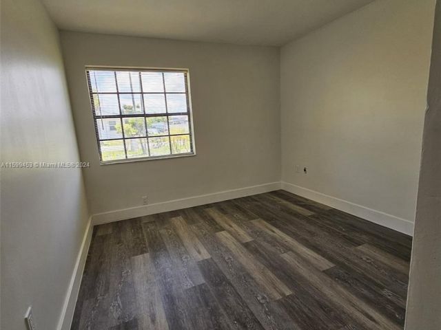 Home for rent at 10380 SW 167th St 1 - photo 5490570