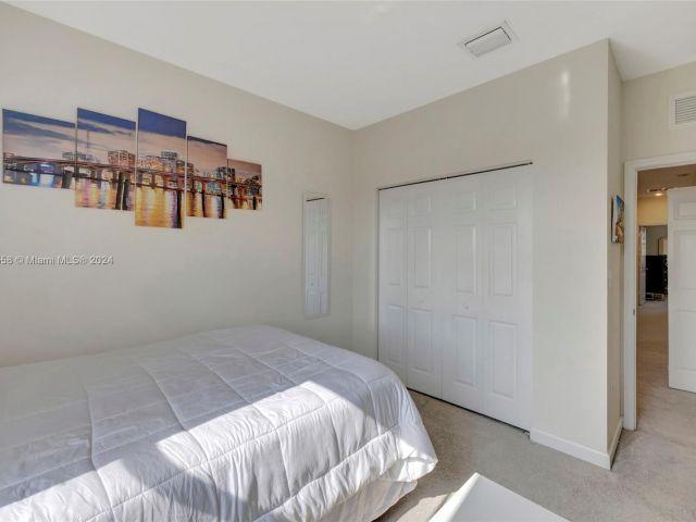 Home for rent at 232 NE 23rd Ter 232 - photo 5489897