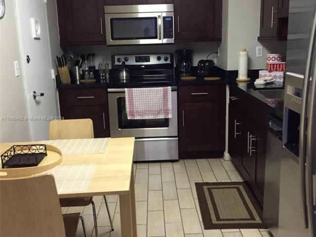 Apartment for rent  Unit # - photo 5501219