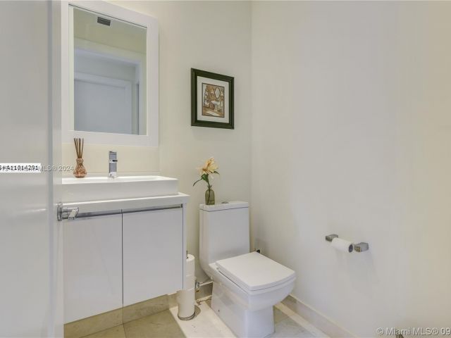 Home for rent at 10550 NW 63rd Ter - photo 5489202