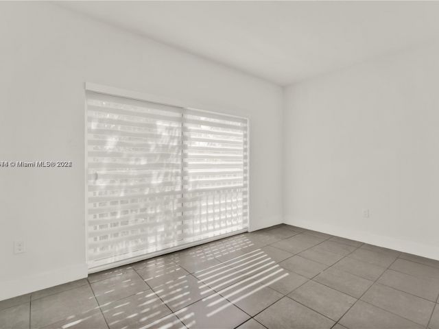 Home for rent at 6331 NW 1st Pl 6331 - photo 5490617