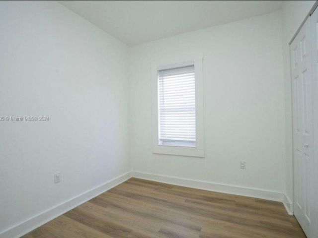 Home for rent at 2811 SW 17th St 0 - photo 5490424