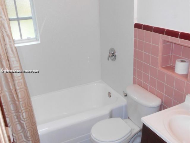 Home for rent at 1260 NE 129th St - photo 5490174