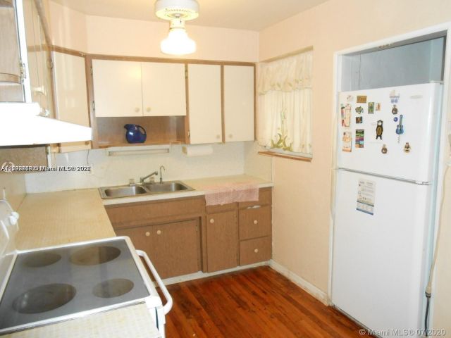 Home for rent at 1260 NE 129th St - photo 5490176