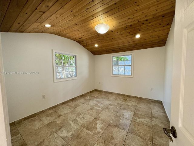 Home for rent at 1228 NE 110th Ter 1228 - photo 5491541