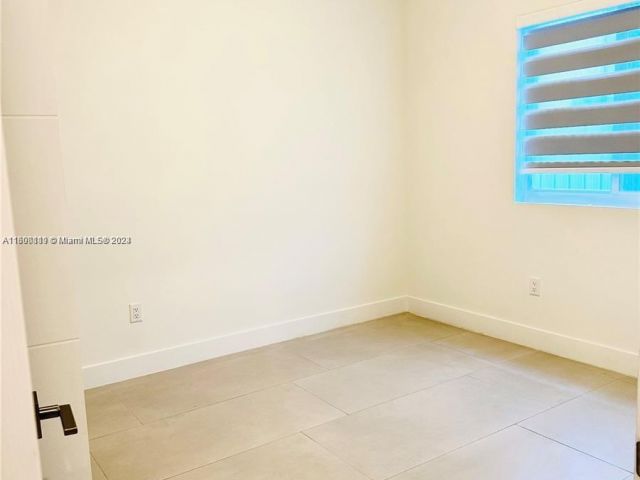 Home for rent at 3586 Franklin Ave - photo 5500852