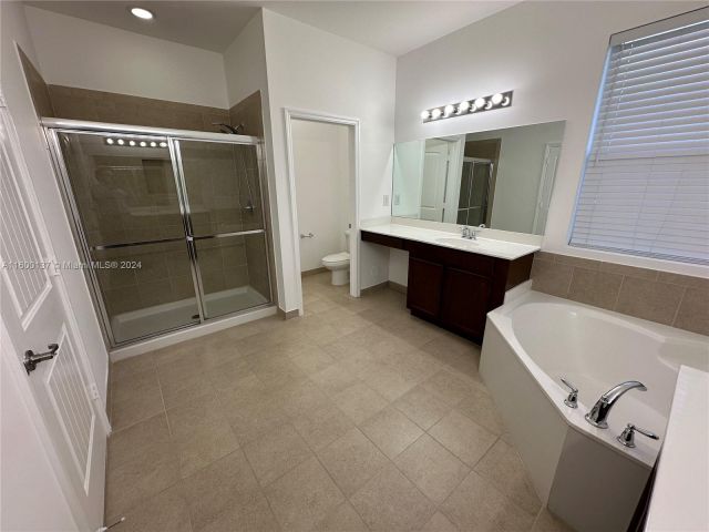 Home for rent at 10980 SW 225th Ter - photo 5491591