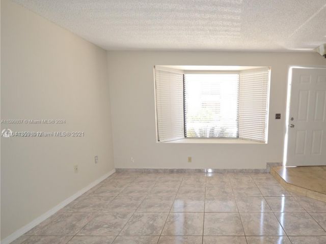 Home for rent at 10229 SW 77th Ct - photo 5491581