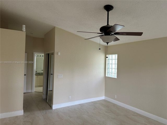 Home for rent at 1624 SW 149th Ave - photo 5492293