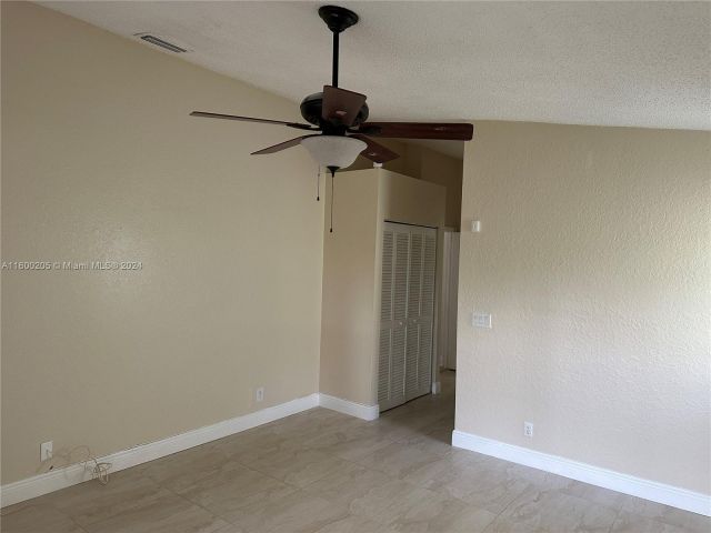 Home for rent at 1624 SW 149th Ave - photo 5492294