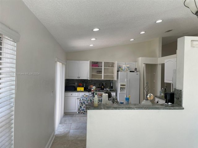 Home for rent at 1624 SW 149th Ave - photo 5492306