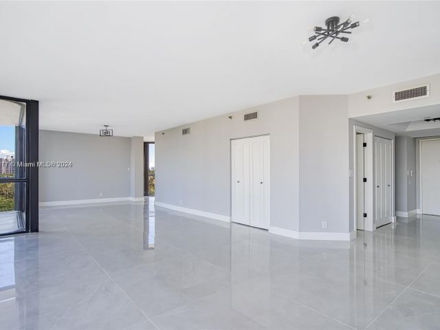 Apartment for sale  Unit #501 - photo 5493130