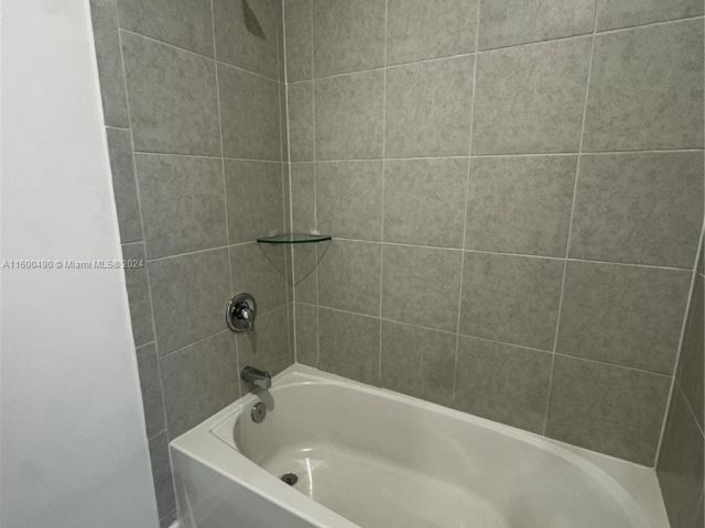 Home for rent at 2325 NW 125th street 2325 - photo 5499628