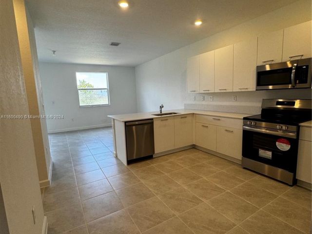 Home for rent at 2325 NW 125th street 2325 - photo 5499644