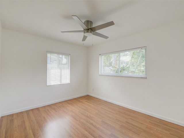 Home for rent at 638 SW 5th Ave 1 - photo 5508709