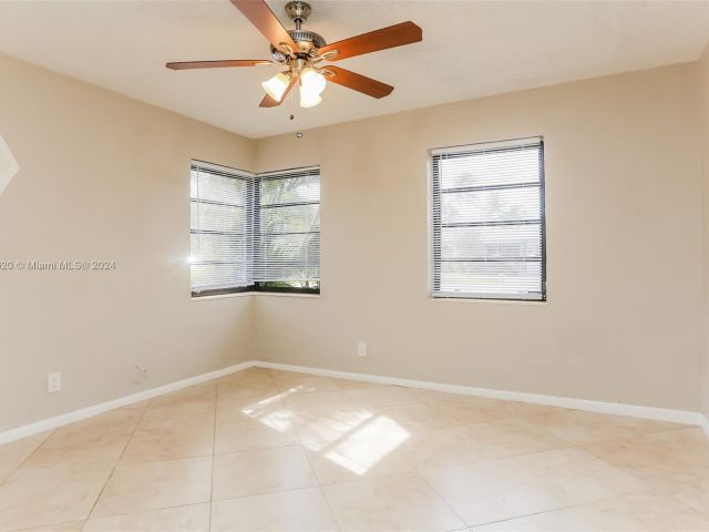 Home for rent at 2550 NE 8th Ter - photo 5509715