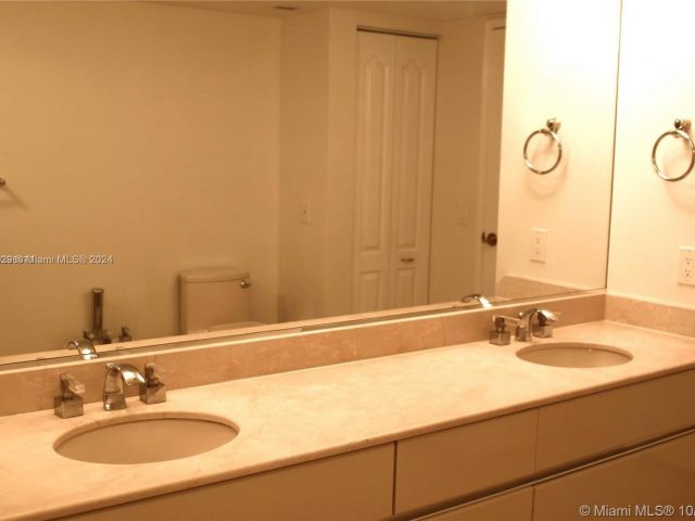 Apartment for sale  Unit #602 - photo 5500977