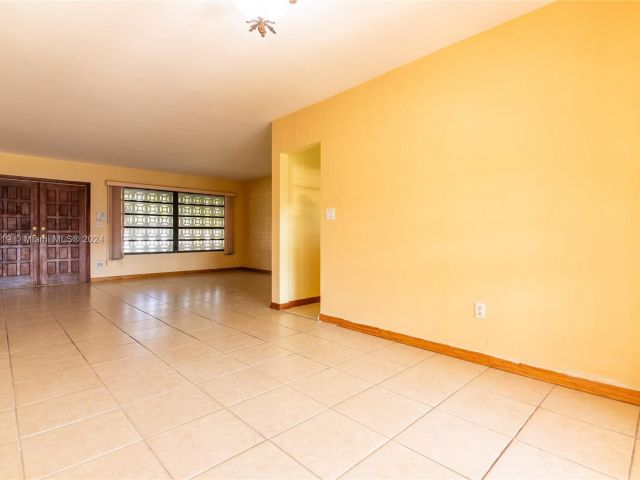 Home for rent at 16221 SW 102nd Ave - photo 5500872