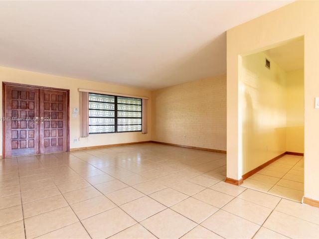 Home for rent at 16221 SW 102nd Ave - photo 5500875