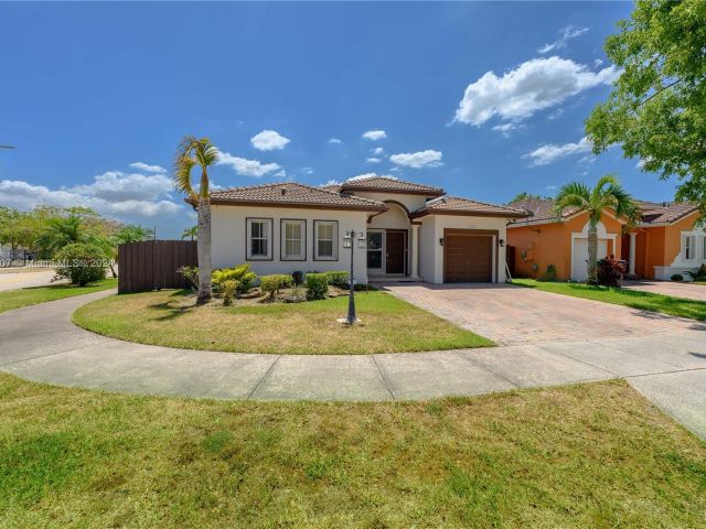 Home for sale at 14403 SW 158th Ct - photo 5500683