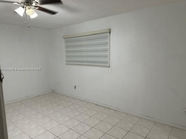 Home for rent at 10823 SW 147th Pl 0 - photo 5511029