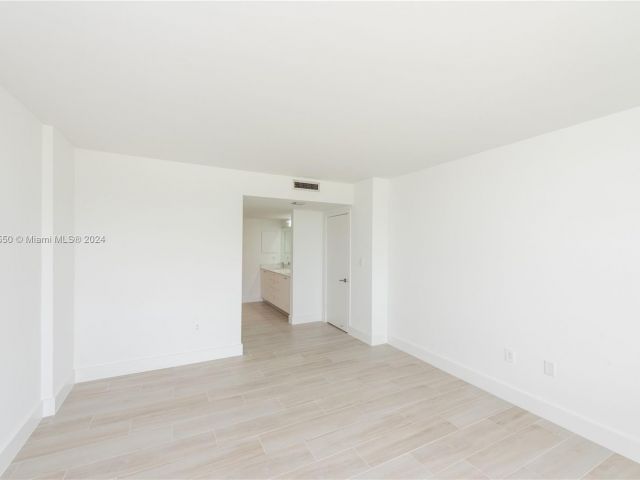 Apartment for sale  Unit #404 - photo 5506512