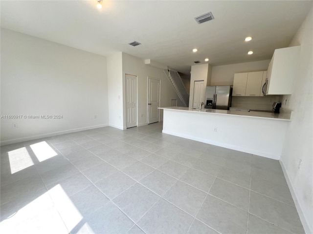 Home for rent at 12106 NW 24th Pl - photo 5501836