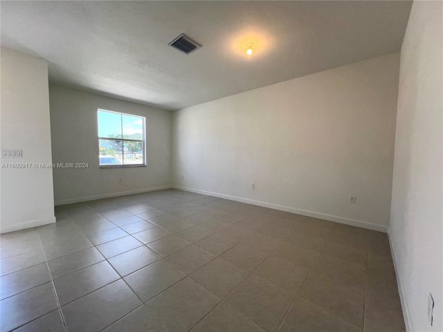 Home for rent at 12106 NW 24th Pl - photo 5501843