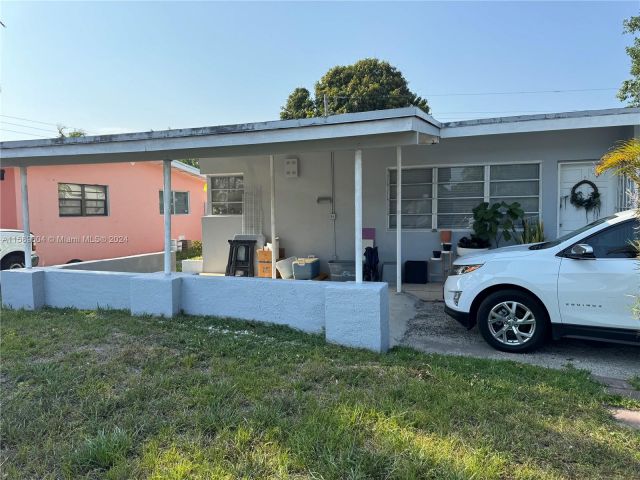 Home for sale at 511 NE 172nd St - photo 5502009