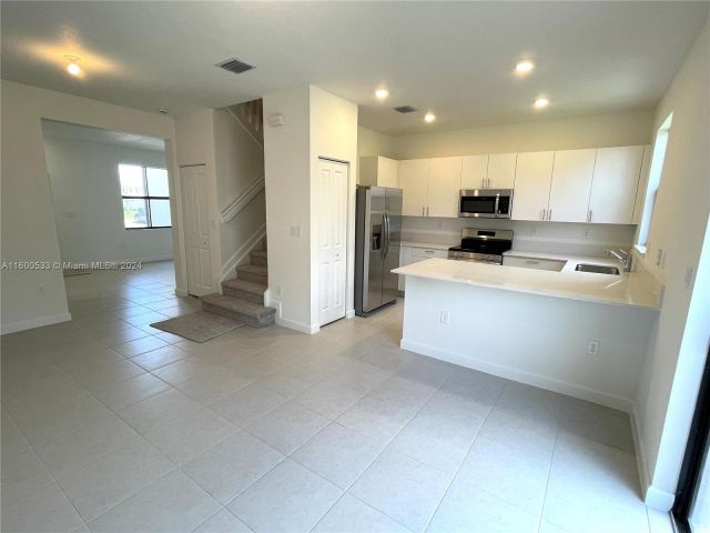 Home for rent at 12867 SW 233rd Ter 12867 - photo 5502826