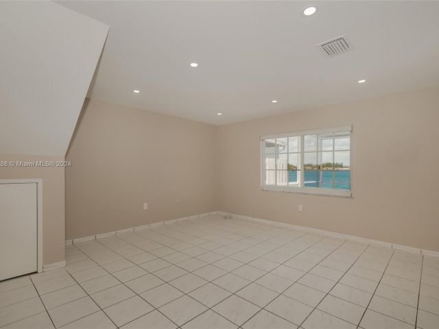 Home for rent at 12373 NW 7th Ln 1 - photo 5504182