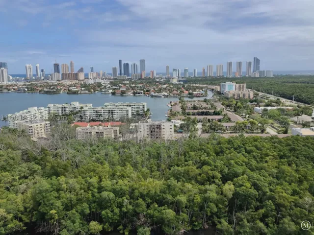 3-bedroom condo for sale in North Miami Beach - 16385 Biscayne Blvd 2421 - MondialRealty