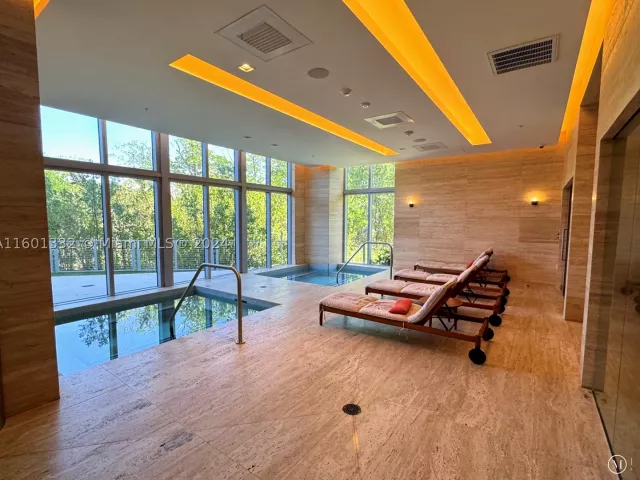 3-bedroom condo for sale in North Miami Beach - 16385 Biscayne Blvd 2421 - MondialRealty