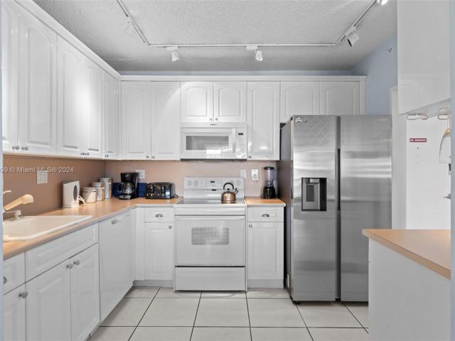 Apartment for sale  Unit #823 - photo 5948067