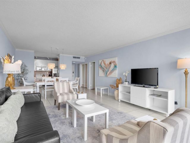 Apartment for sale  Unit #823 - photo 5948075