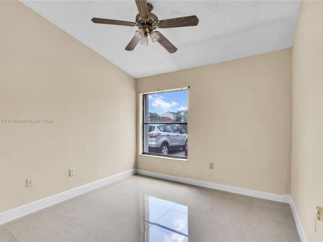 Home for rent at 1612 San Remo Cir 1612 - photo 5505820