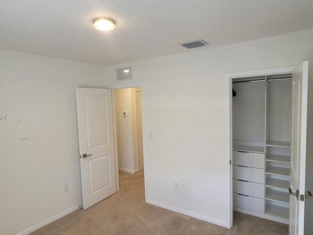 Home for rent at 2459 SE 10th St 0 - photo 5505884