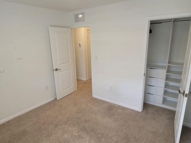 Home for rent at 2459 SE 10th St 0 - photo 5505885