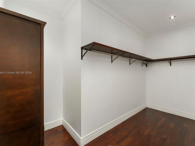 Home for rent at 11804 NE 11th Ave - photo 5505772