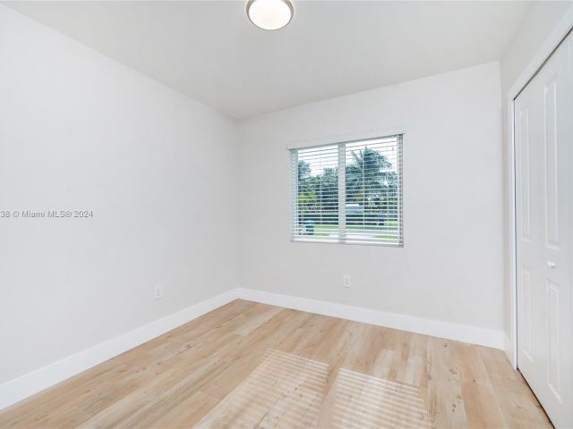 Home for rent at 7335 SW 32nd St - photo 5506154