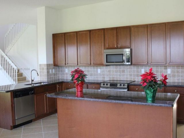 Home for rent at 3396 NW 83rd Way - photo 5506599