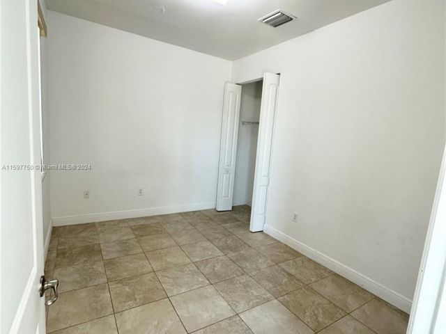 Home for rent at 7001 SW 89th Ct 4 - photo 5506144