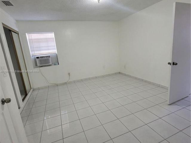 Home for rent at 12305 SW 42nd St - photo 5506444