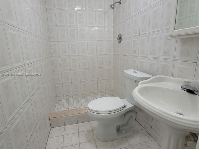 Home for rent at 12305 SW 42nd St - photo 5506445