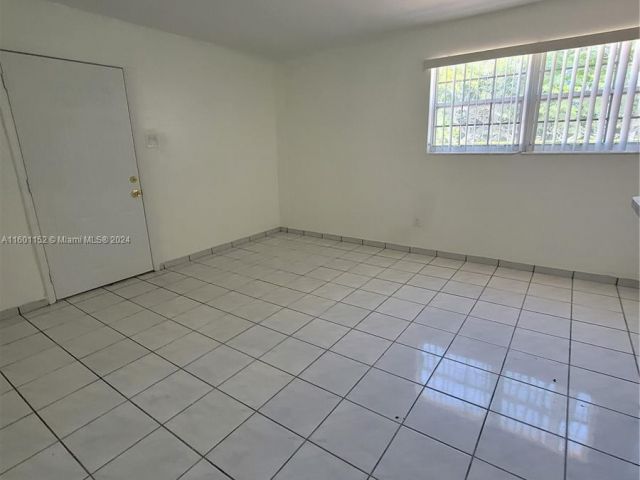 Home for rent at 12305 SW 42nd St - photo 5506447