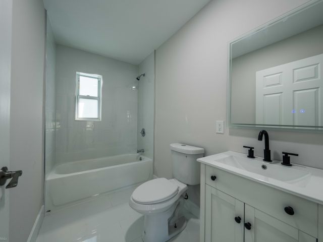 Home for sale at 1405 NW 7th Terrace - photo 5509083