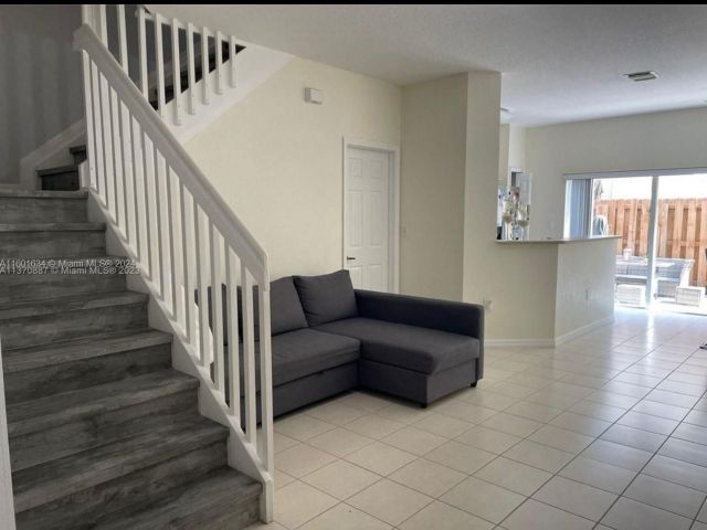 Home for rent at 10776 NW 83rd Ter 4-19 - photo 5508898